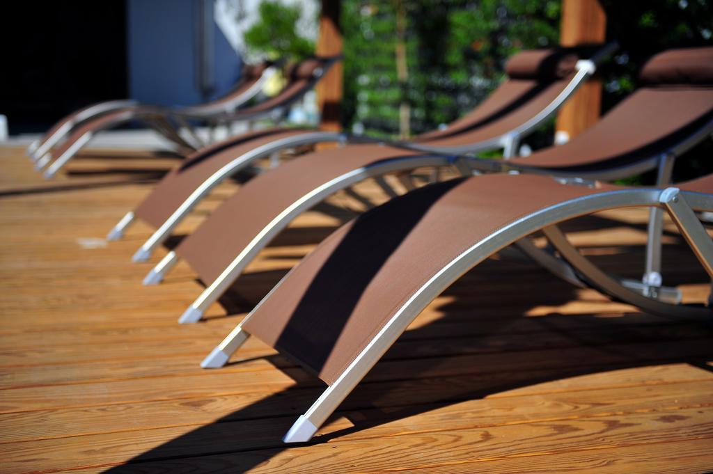 Chateau De Chine Hotel Hualien Eksteriør billede Sunbathing chairs