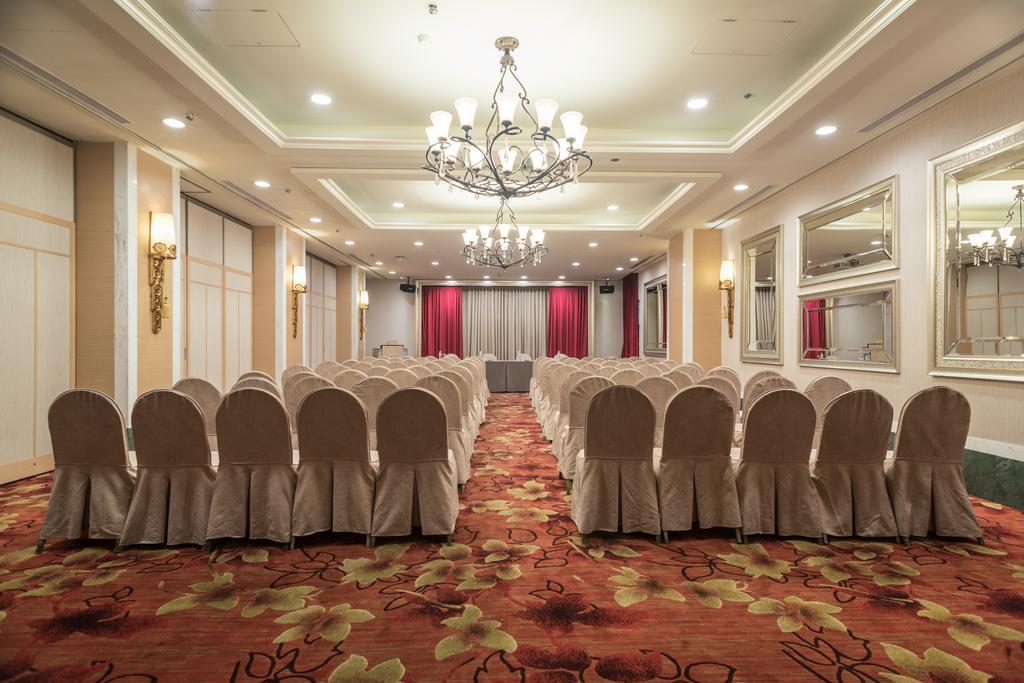 Chateau De Chine Hotel Hualien Eksteriør billede The ballroom